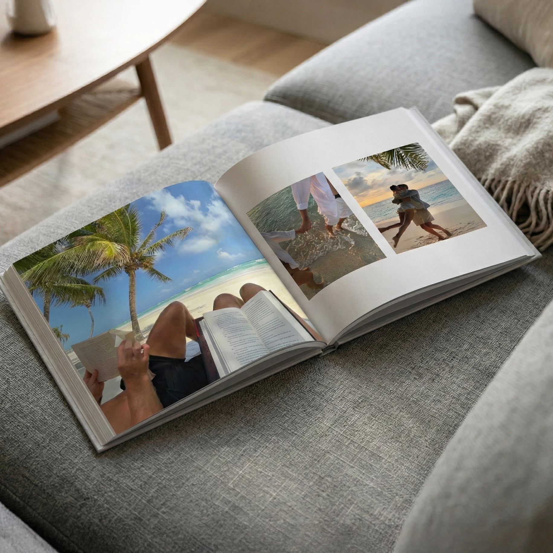 Fotolibro klikkie abierto mostrando una doble página impresa